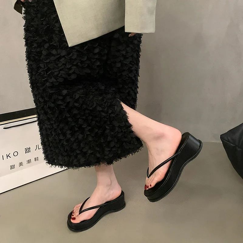 Letnie platformy damskie kapcie moda eleganckie grube dno slajdy buty damskie dorywczo kliny obcas Sandalias Flip Flop