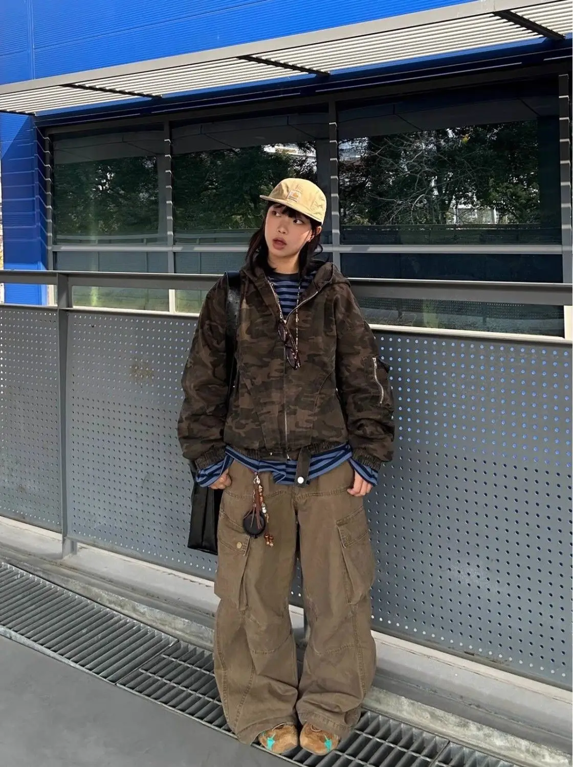 WCFCX STUDIO تصميم متعدد الجيوب سروال عالي الشارع للنساء 2025 جينز واسع الساق قابل للغسل عالي الخصر Y2K بنطلون فضفاض #3