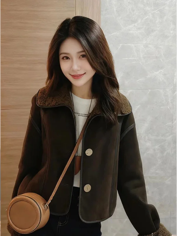 เสื้อโค้ทขนเฟอร์เทียมสไตล์วินเทจสำหรับผู้หญิง รุ่นใหม่ ปี 2026 ทรงเข้ารูป ลายสก็อต บุซับในอุ่นสบาย เหมาะสำหรับฤดูใบไม้ร่วงและฤดูหนาว