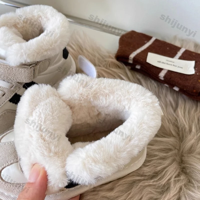 Stivali da bambino invernali per bambini 2024 Nuovo peluche comode scarpe di cotone calde Bambini Anti Kick Peluche antiscivolo Stivali da neve all'aperto