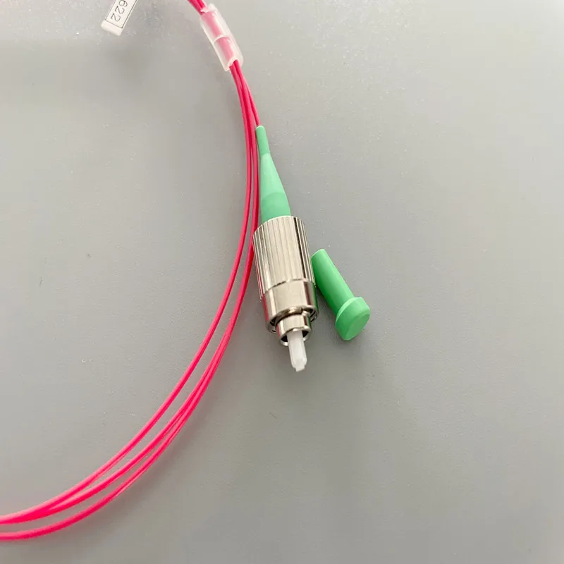 Polarización monomodo de 1550nm que mantiene el conector FC/APC del puente de fibra PM del cable de conexión de fibra óptica de Panda