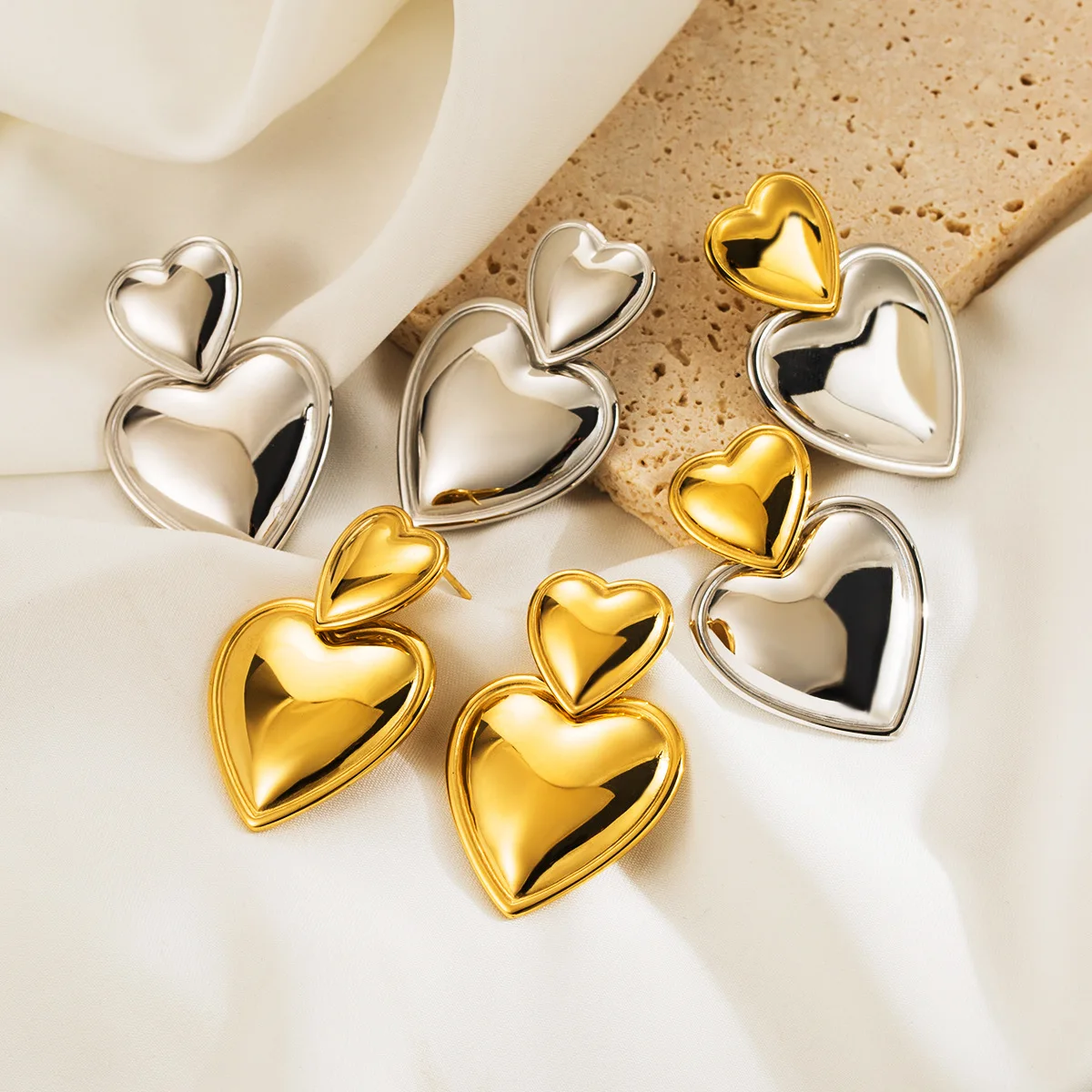 Cross border stainless steel light luxury double heart earrings, Valentine's Day retro glossy color preservation earrings