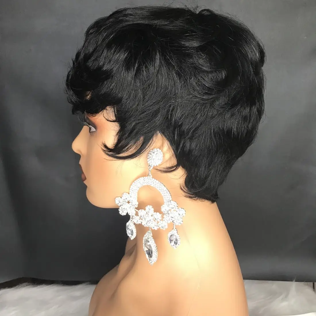 짧은 픽시컷 가발 천연 블랙 인모 픽시컷 곱슬머리 전체 기계식 가발