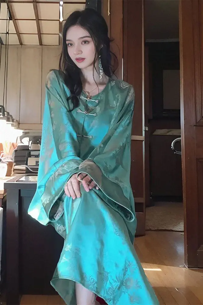 

2025 Early Spring Chinese Style Set Slim Fit Vintage Dress Women Luxe Oriental Two Piece Outfit Lightweight Qipao Inspired Suit