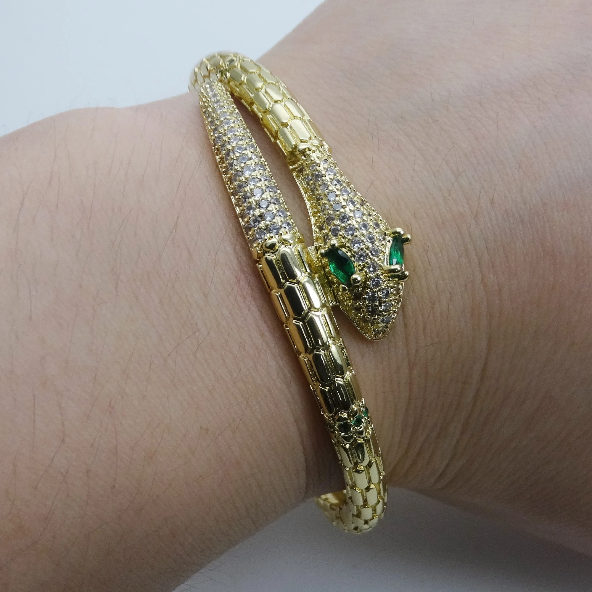 Personality serpentine cuff bracelet  for women wave Minimalist snake spirit openning Bangles Ladies Fashion jewelry