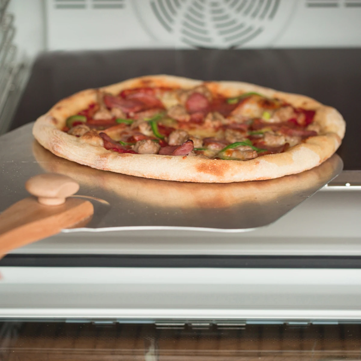

Anti Scalding Pizza Shovel Cake Bread Spatula Metal Cake Transfer Tool Kitchen Heat Resistant Handle Hanging Hole Easy