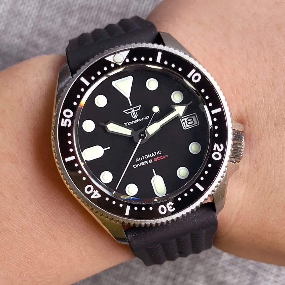 37mm 200M Diving NH35A Ceramic Bezel 120 Click Sapphire Glass Luminous Auto Black Dial Mens Watch Lady watch3.8 Crown