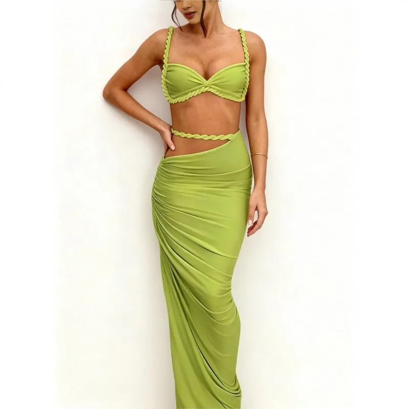 

Новый летний женский купальник 2026: сексуальный комплект из двух частей с открытой спиной, завязками на шее и юбкой, прикрывающей бедра, в пляжном стиле для курортного отдыха