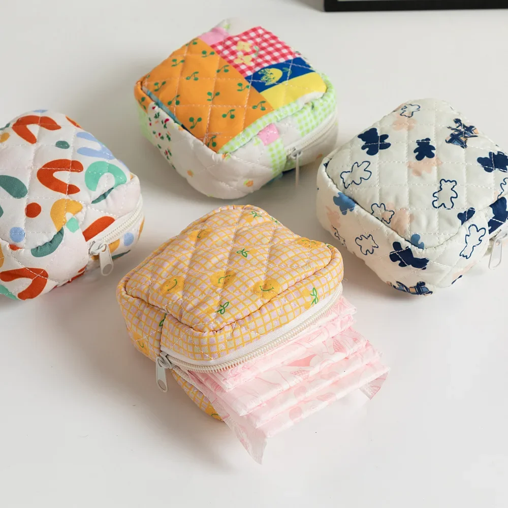 Women Small Cosmetic Bag Floral Sanitary Cotton Storage Bag Quilted Girl\'s Sanitary Napkin Lipstick Travel Bag Coin Purse Case
