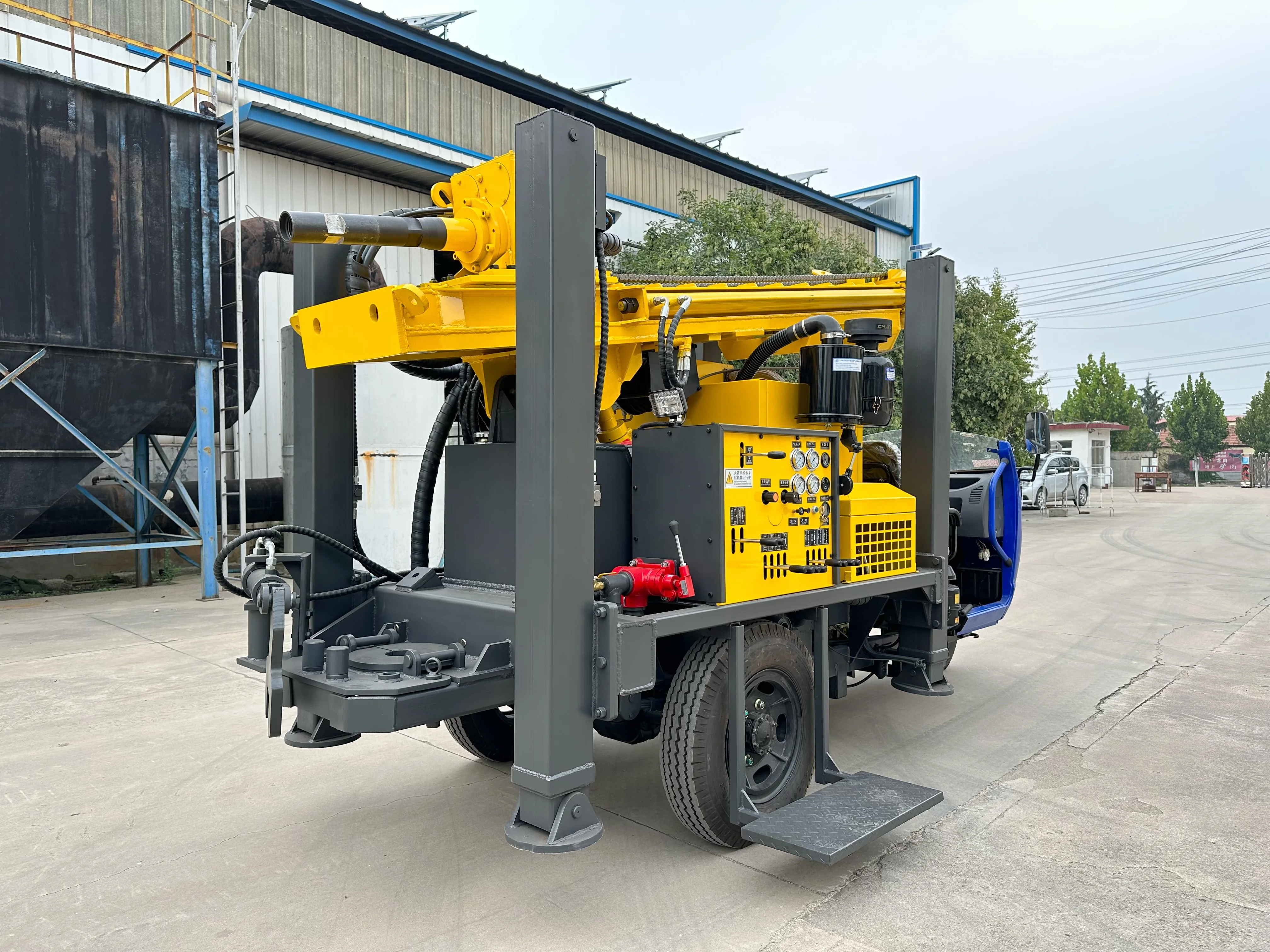 맞춤형 수중 시추 장비 200m 깊이 채광 장비 삼륜차 탑재