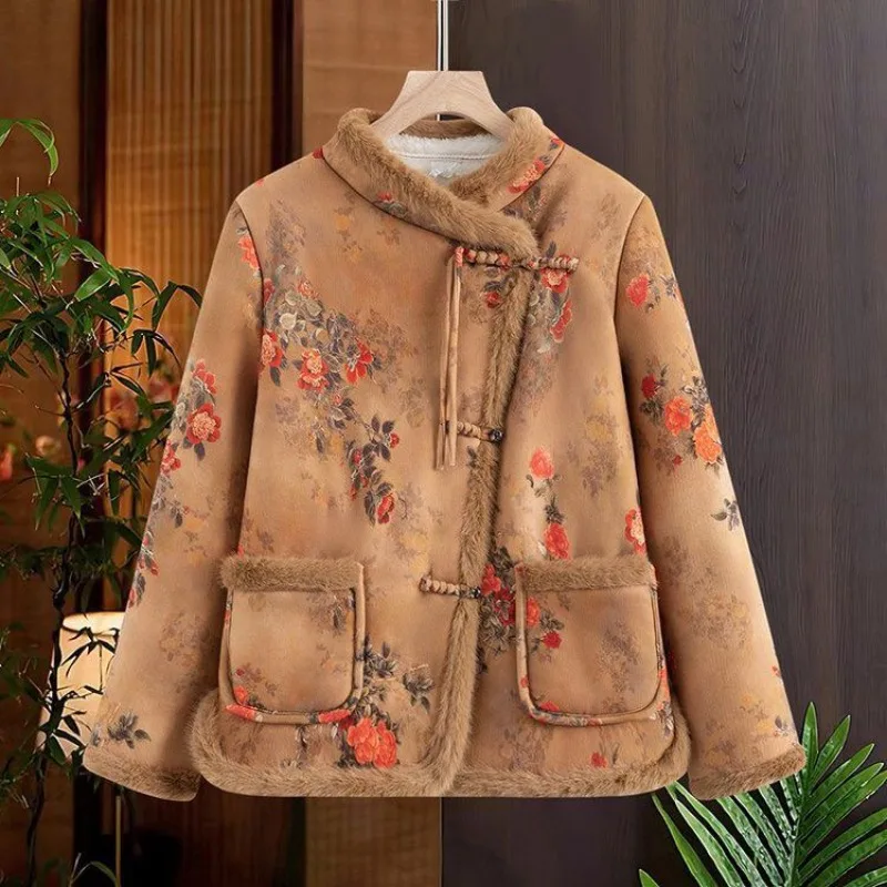 

2025 Winter Mother's New National Style Jacket Chinese Buckle Retro Velvet Thickened Warm Versatile Cotton-padded Plus Size Coat