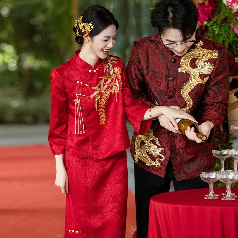 A new elegant Chinese-style improved red dress for toasting
