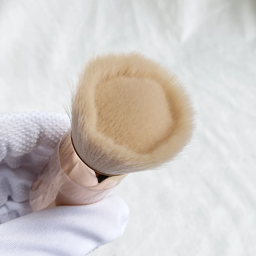 Beautiful Finish Foundation Brush - Synthetic Concave Loose Powder Foundation Makeup Brush