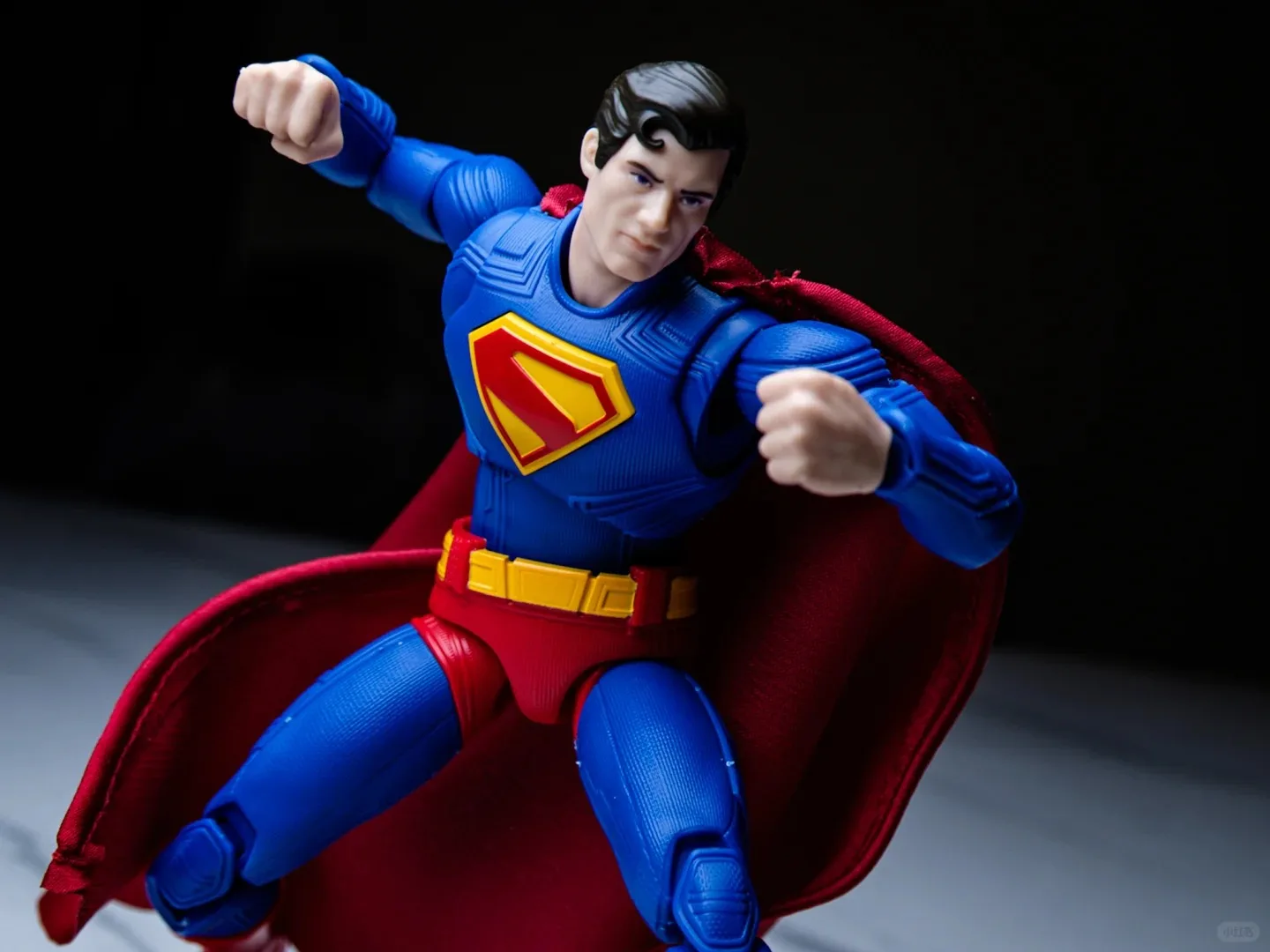 Nuevos Blokees 2025 Superman modelos de ensamblaje David Superman Krypto figura de acción los ojos brillirá más allá de la versión estatua juguetes para niños
