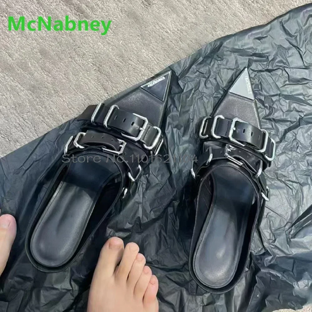 

Женские тапочки на необычном каблуке с металлической пряжкой, новинка 2024, модные слипоны с острым носком, повседневная сексуальная одежда для ног