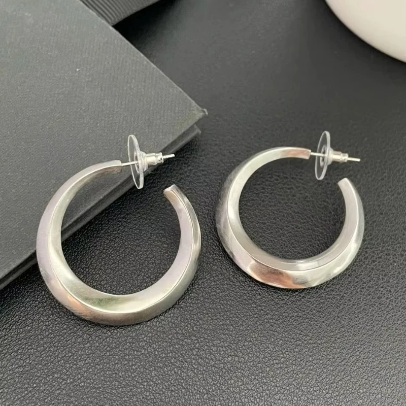2026 Europe Designer Brand Top Quality Silver Color Circular Earring Women Luxury Jewelry Trend