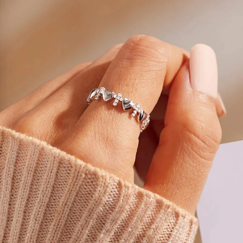 Huitan Fashion Heart and Cross Finger Ring Female Everyday Jewelry with Brilliant Zirconia Shinning Silver Color Accessories