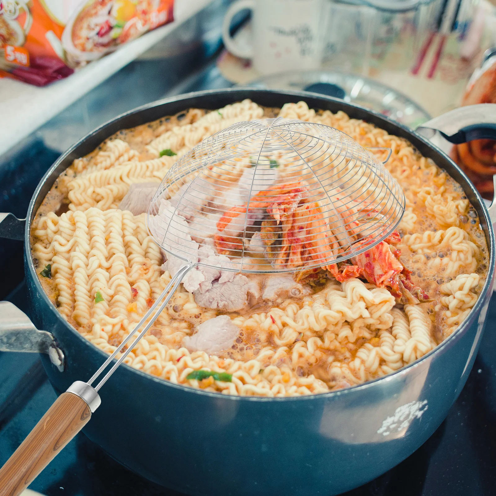 

1Pcs Stainless Steel Skimmer Spoon Wooden Handle Kitchen Strainer for Frying Noodles Hot Pot Hanging Hole Kitchen