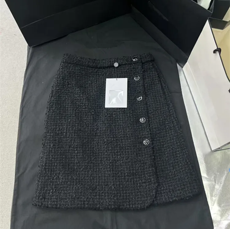 Personnalisé nouveau hiver 2025 styles vêtements pour femmes européennes américaines à manches longues simple rangée boutonné perlé Tweed revers manteau