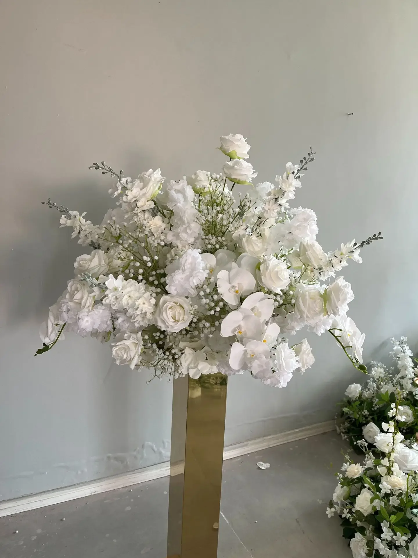 Maßgefertigter 40-80CM Künstlicher Baby-Breathe-Weißrosen-Orchideen-Blumenball für Hochzeitsdekoration, Gangführung, Blumenausstellung, Florale Kunst-Requisiten – Detail 6