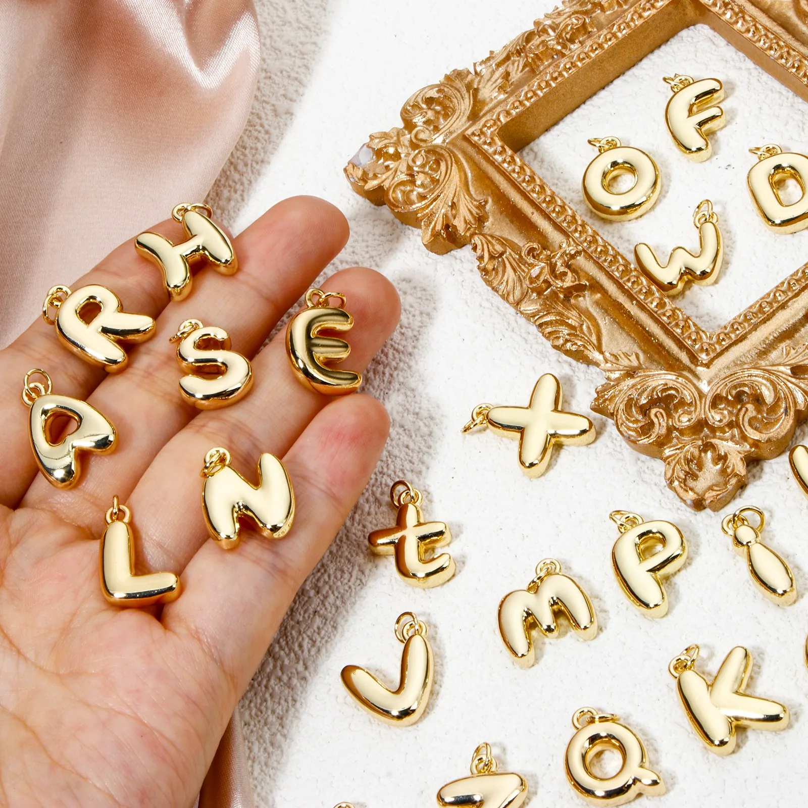 1pc neue Messing Charms Gold Farbe Kapital Alphabet Buchstabe 3d Anhänger DIY Halskette Armband für Frauen Männer Party Schmuck Ergebnisse – Detail 3