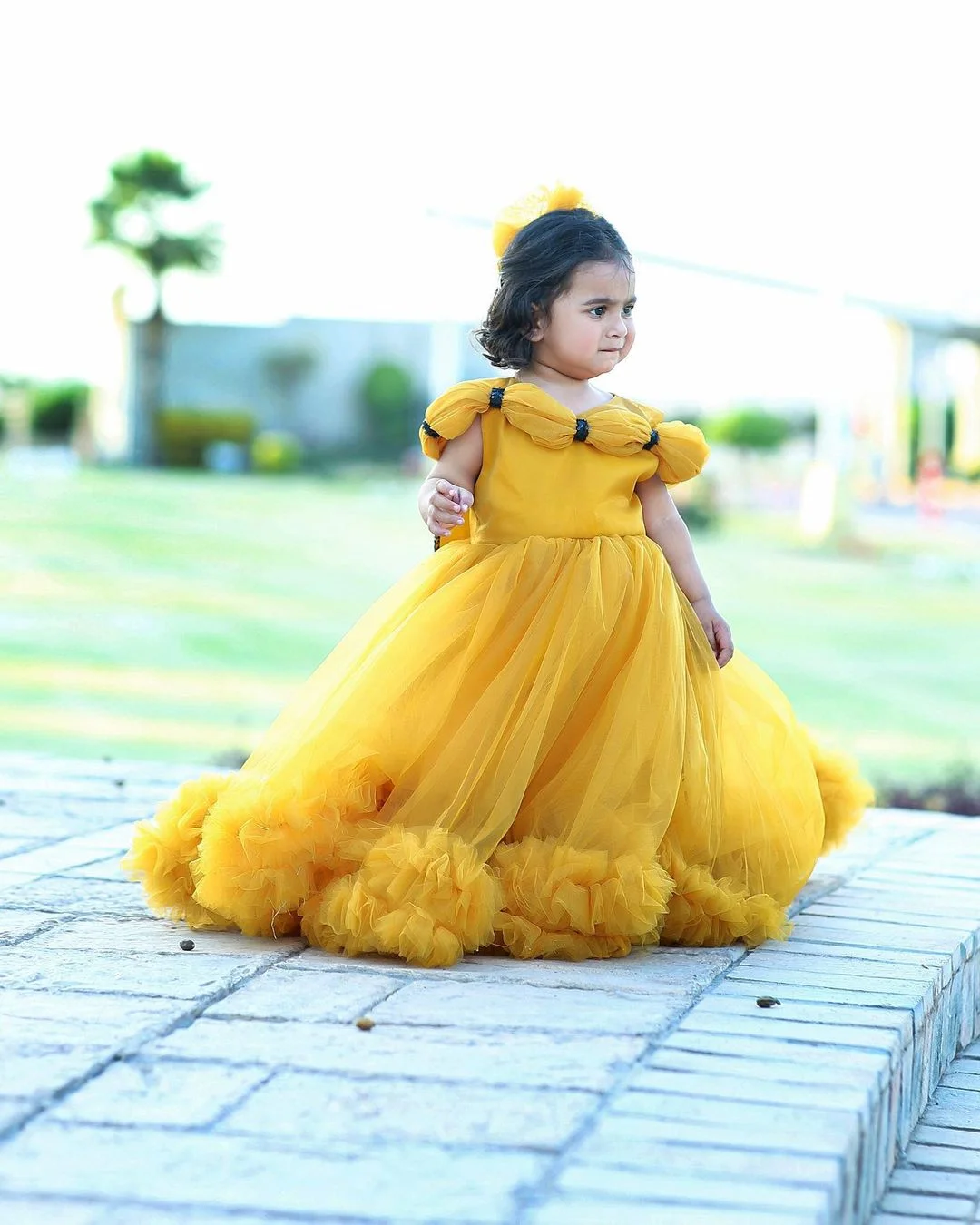 Elegant สีเหลืองดอกไม้สาวชุดสําหรับงานแต่งงานเจ้าหญิง Tulle Puffy กับโบว์เด็กวันเกิด Party First Communion Ball Gowns