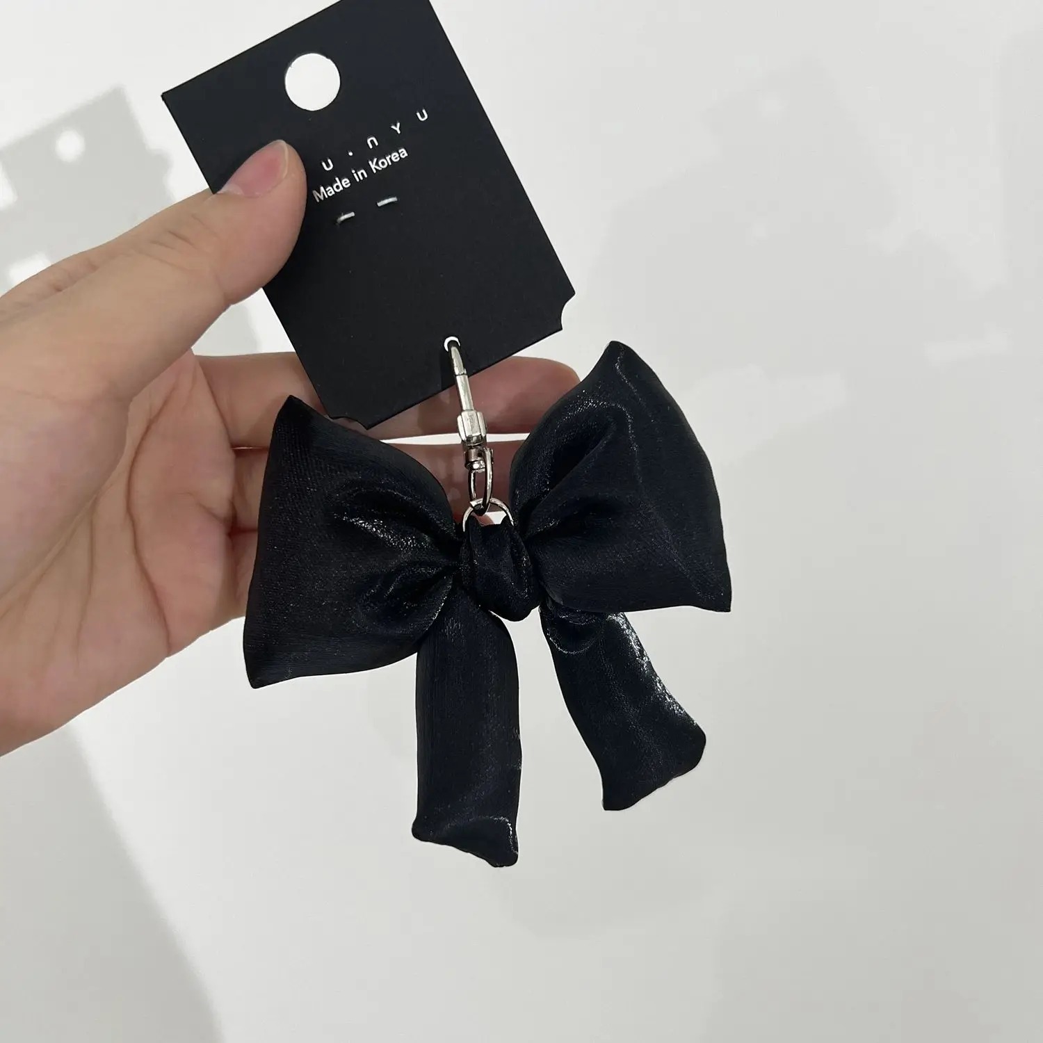 Y2K Korean Shiny Satin Bowknot Keychain Fashion Simple Bow Keyring Bag Pendant Handbag Hanging for Women Girls Decoration Gifts