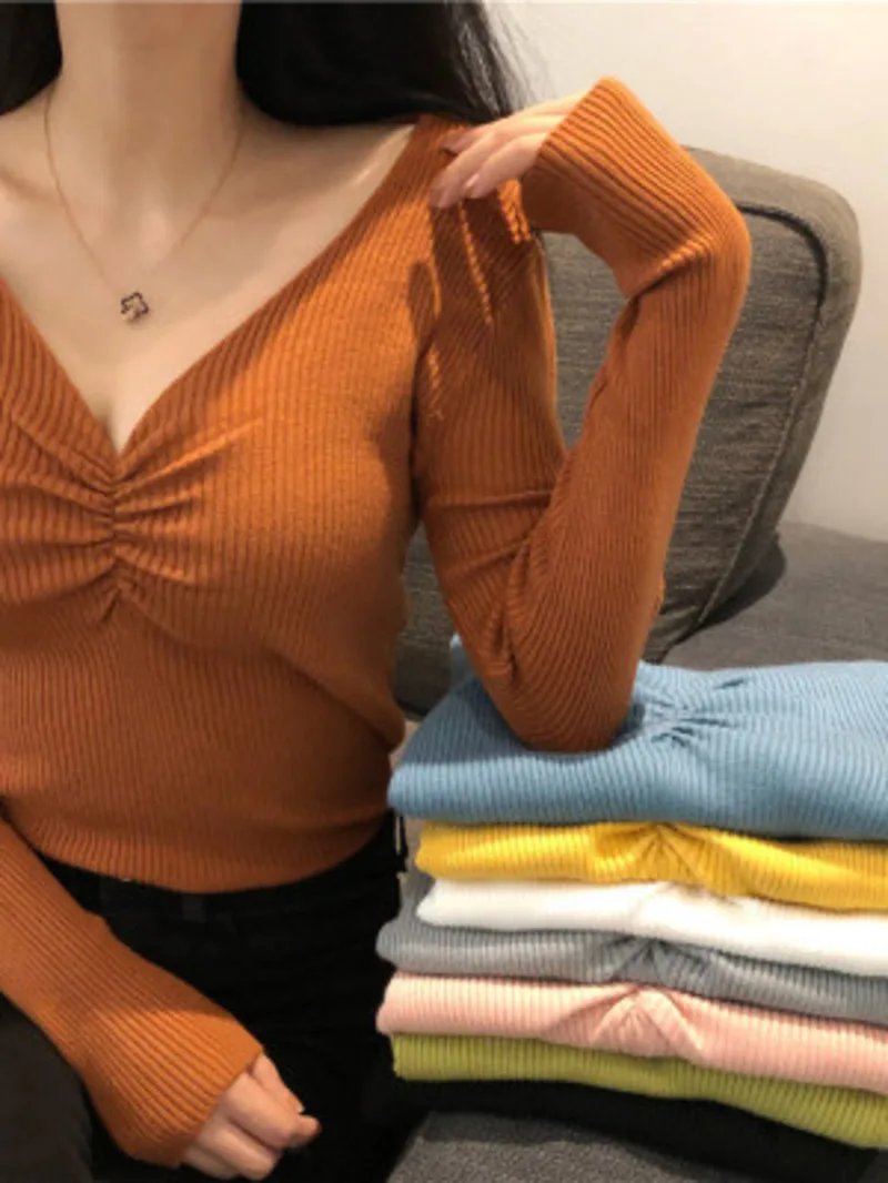 Internet famous V-neck knitted bottom sweater for women in autumn and winter with a trendy look and careful machine design V9DA