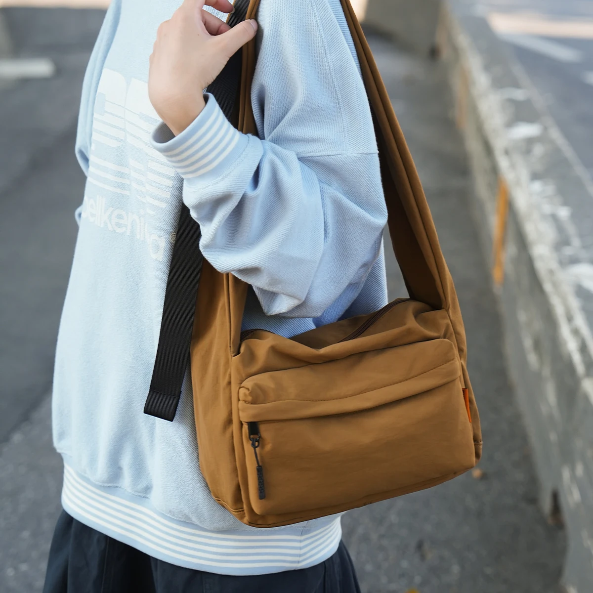 

Crossbody Bag for Men, Large Capacity Student Canvas Shoulder Bag, Chest Bag, Commuting Cycling Waist Bag, Mobile Phone Bag, Portable Small Shoulder Bag