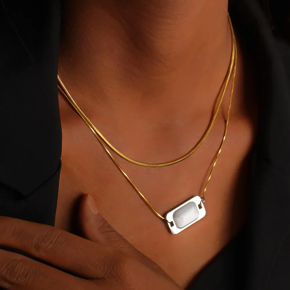 

DIY accessories European and American simple personalized gold 18K gold sweater chain stainless steel high-end square pendant sn