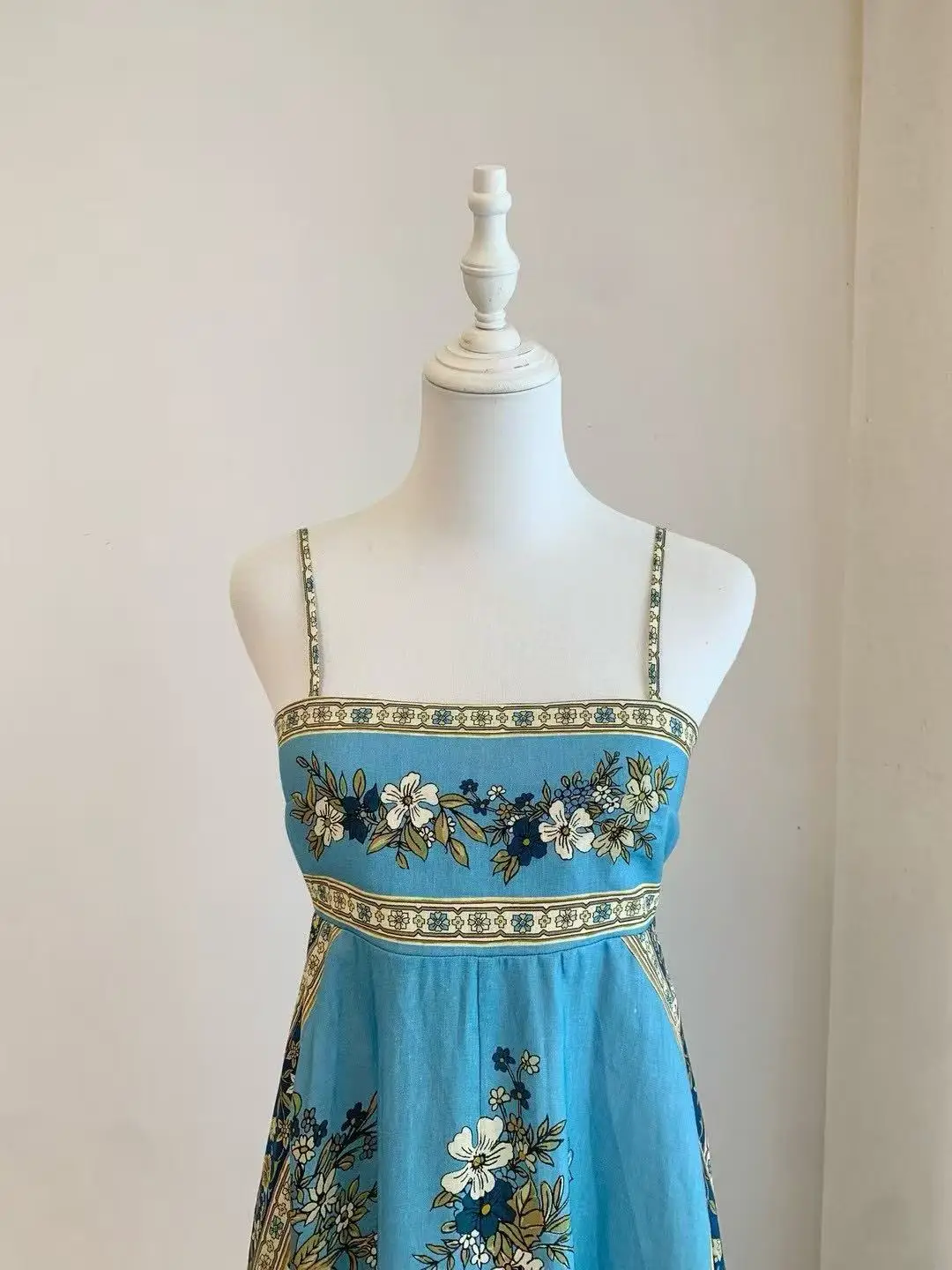 Women's Off-Shoulder Bohemian Print Dress Elegant Slim-Fit Vacation Gown Autumn 2025 Trendy Retro Floral Casual Maxi Dress