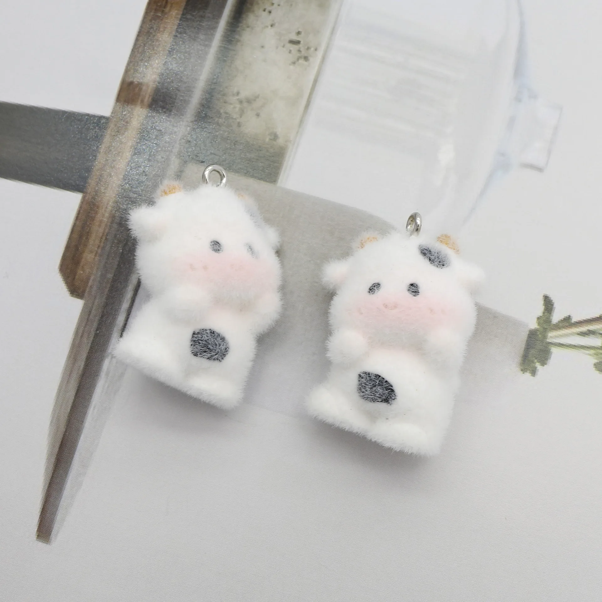 

1Pcs Flocked Resin Cute Cow Animal DIY Phone Keychain Bag Car Pendant