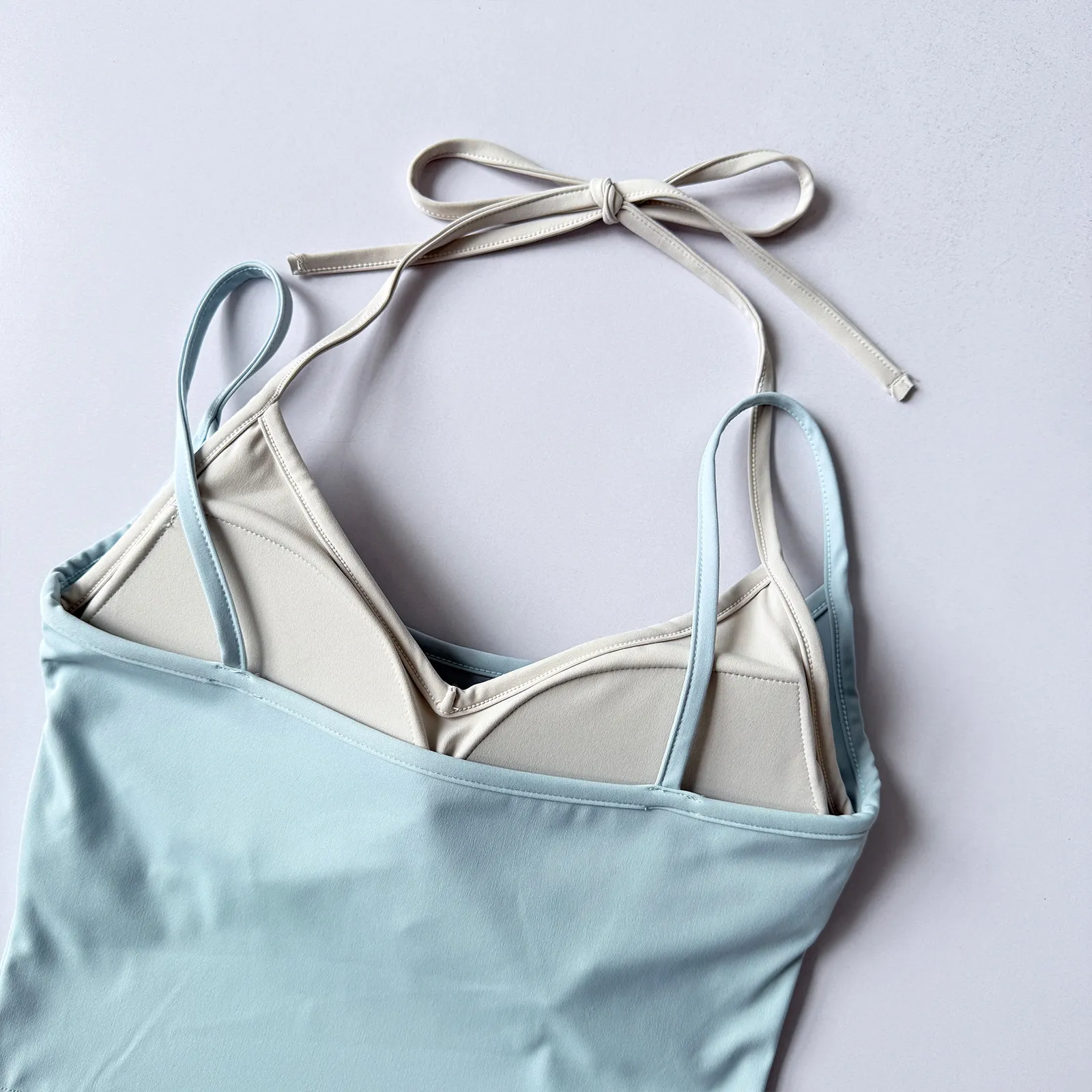 Sexy Kontrastierender Zweiteiliger Einteiler mit Doppelten Schulterträgern, Neckholder-Sport-BH für Fitness, Yoga, Pilates und Lauftraining – Detail 18