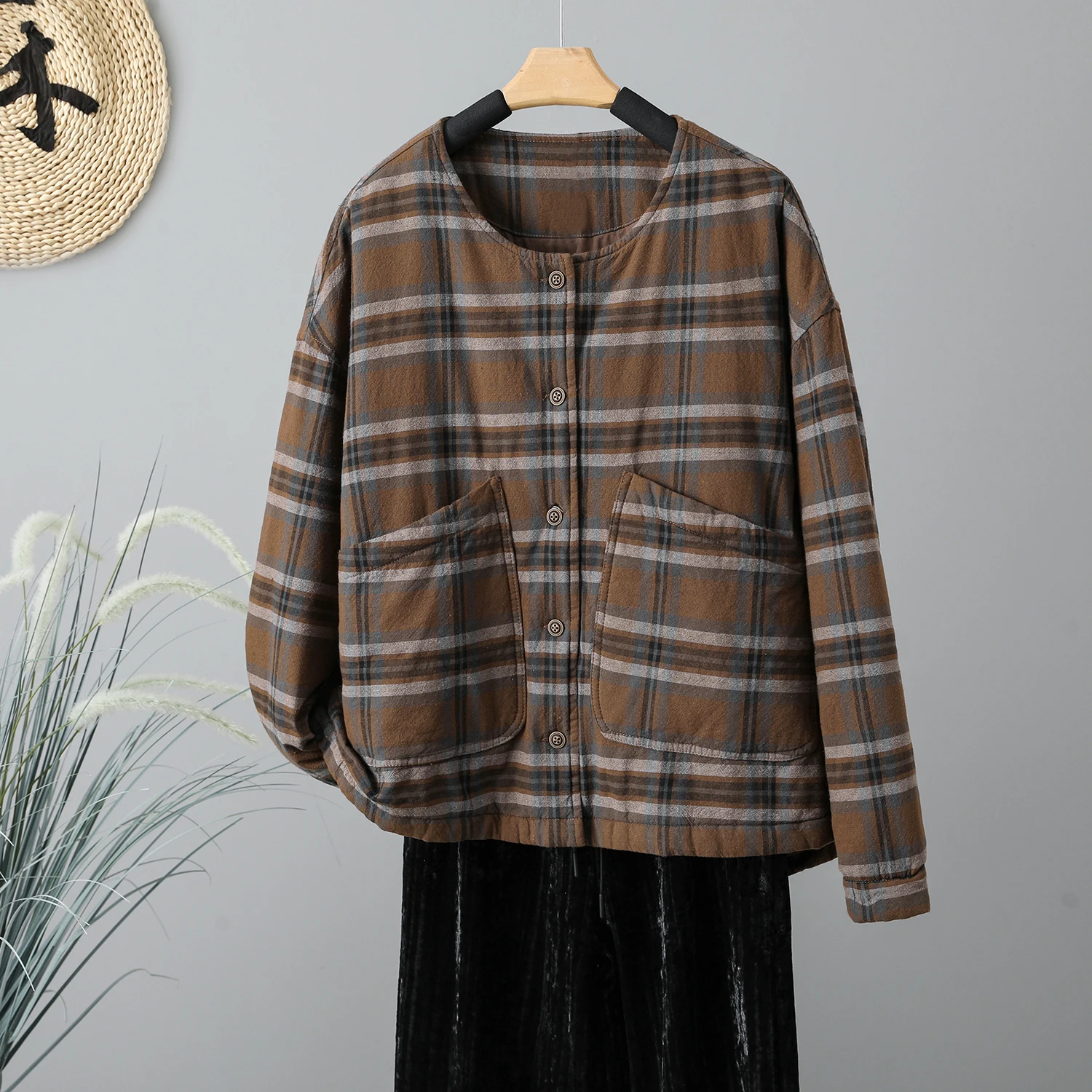 

Women's Winter Thickened Washed Linen Cotton Jacket Warm Plaid Design Long Sleeve round Neck Single Button Closure Coat