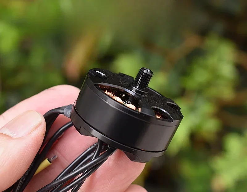 Brushless motor ZD2808 high efficiency disc 700KV with original blades