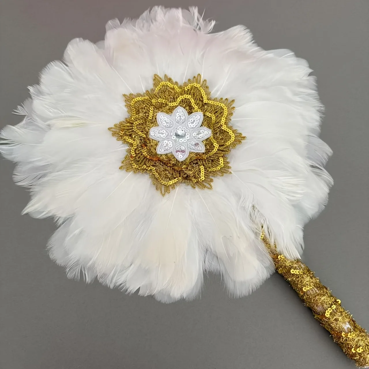 Vintage Halloween Feather Fan - White and Gold Floral Decorated Hand Fan, suitable for weddings, bridesmaid accessories