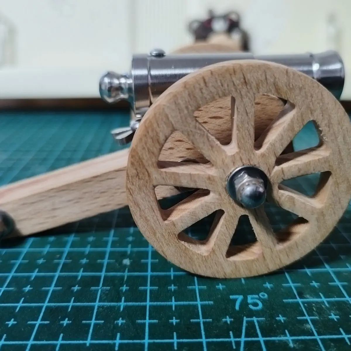 Stainless Steel Mini Napoleon Cannon Model, Beech Wood, Military Enthusiast Ornament view 3