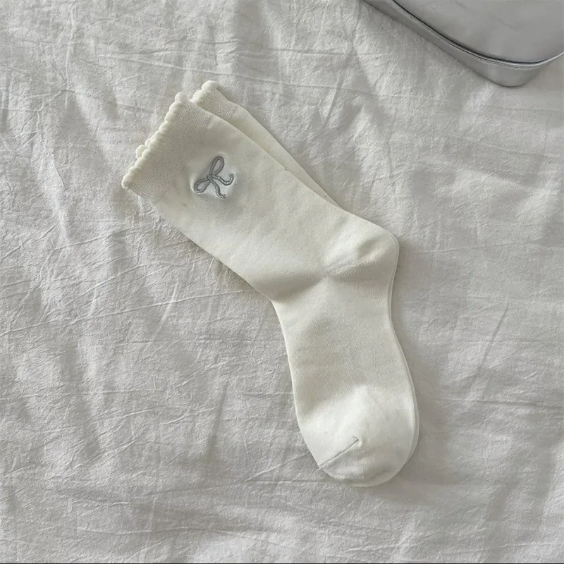 3 paires de chaussettes blanches à volants avec nœud brodé, chaussettes d'école en coton à Tube moyen pour filles, chaussettes Coquette de Style coréen pour femmes de haute qualité