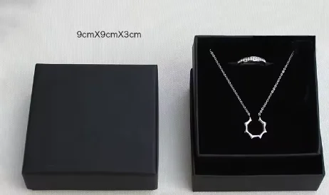 XQNI Black Square Box Gravur Logo