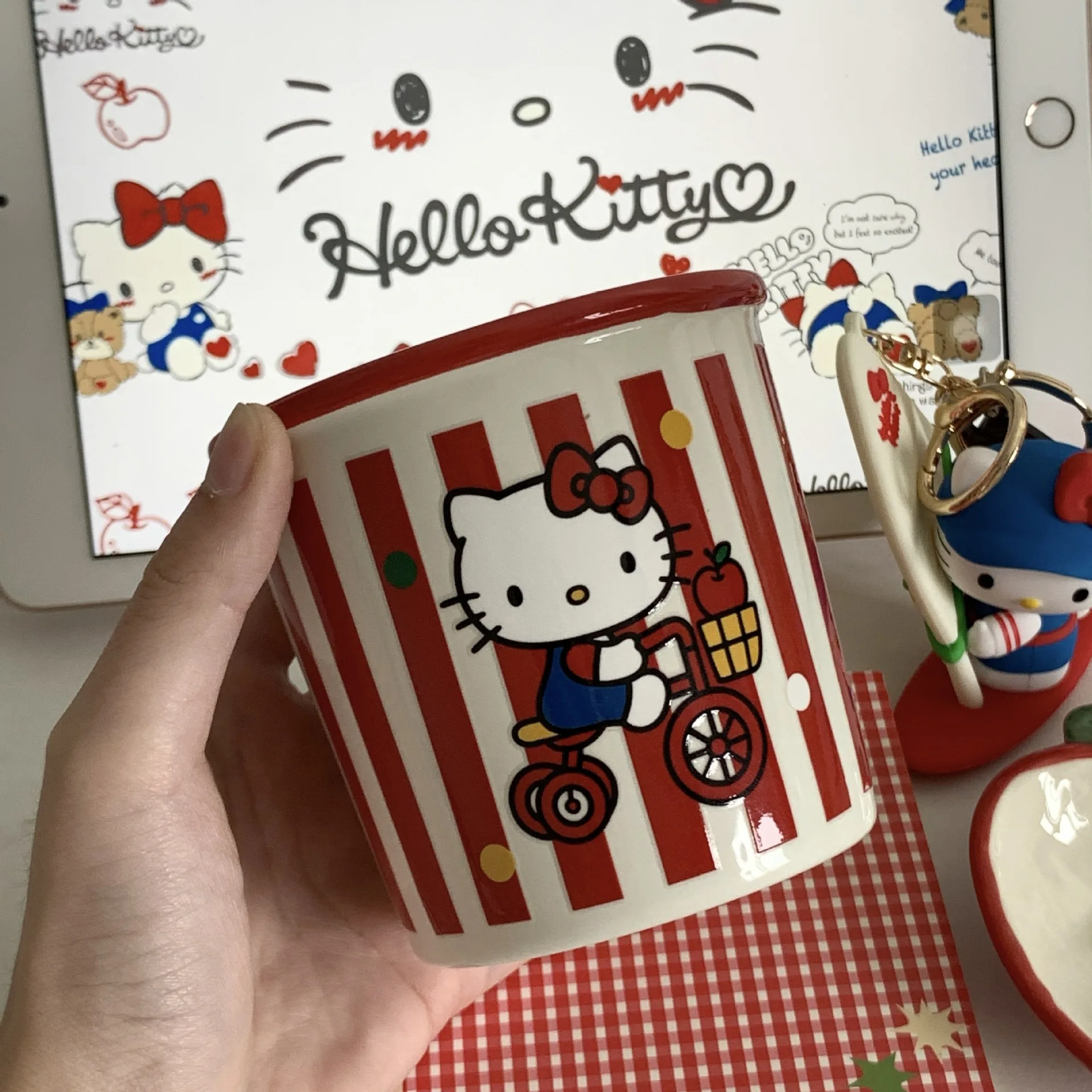 Anime Hello Kitty Red Cat Ceramic Cup Cute Hand Holding Cups Large Capacity Water Office Household Drinking Bottles Toy Gifts