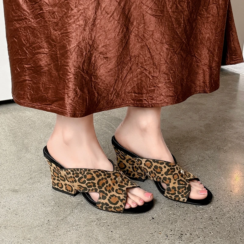 

Women's new summer genuine leather leopard print sheep suede metal accessories high heels open toe fashion slippers