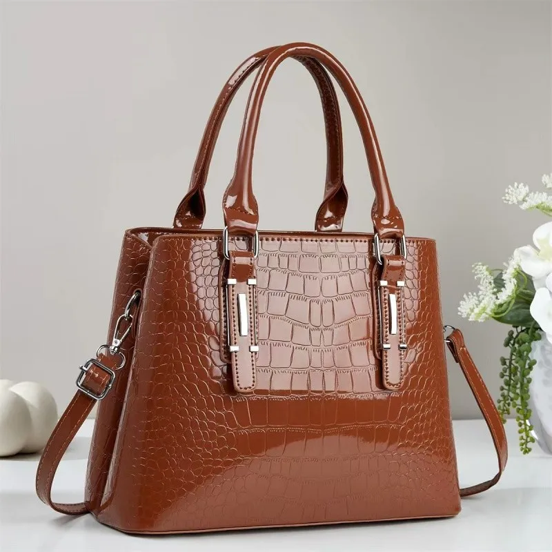 

Simple Classic Women Shoulder Tote Bag Fashionable Vintage Leather Diaper Bag Minimalist Designer Crossbody Messenger Elegant