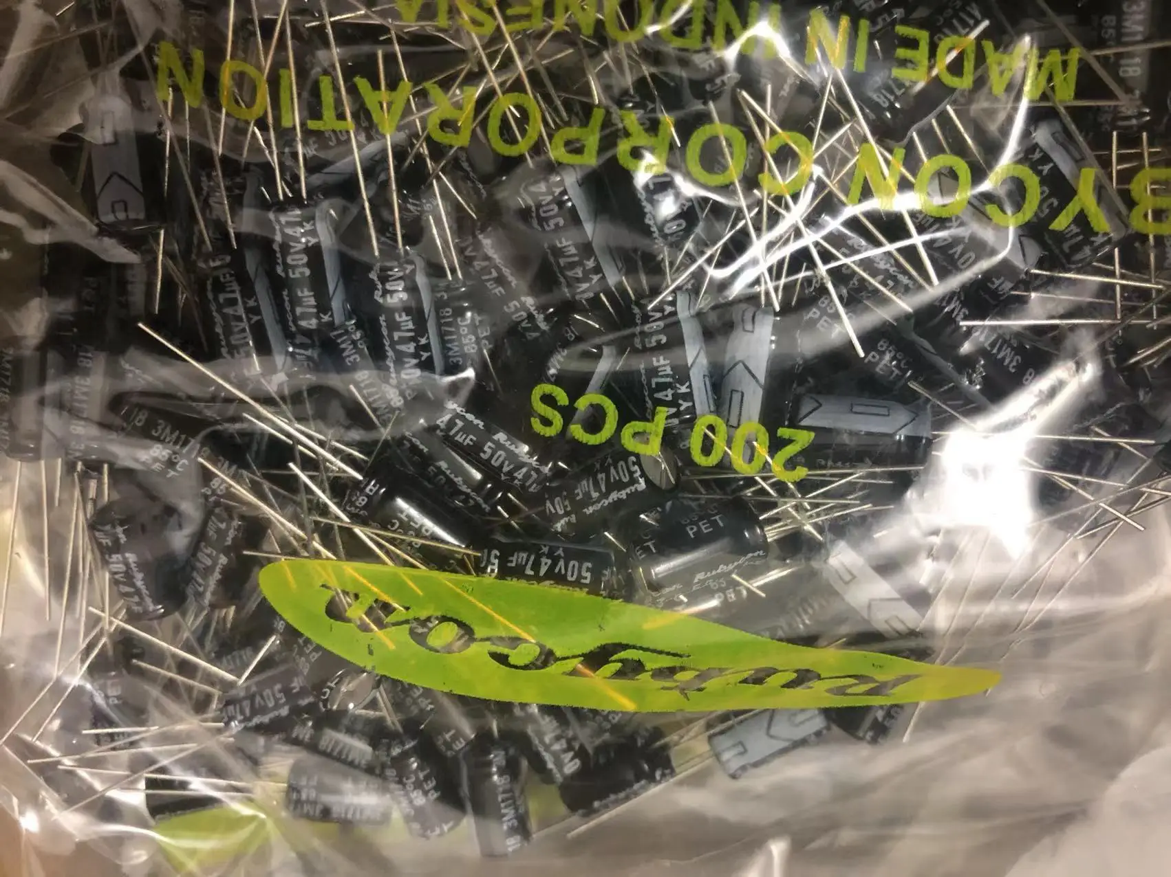 

2024 100 шт. Япония 47uF 50V RUBYCON YK серия 6,3x11 мм 50V4 7uF Алюминиевый электролитический конденсатор