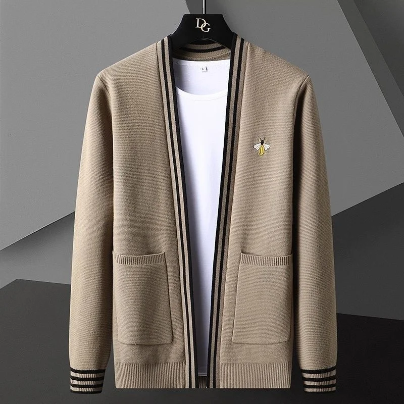 

2022 Autumn Bee Embroidery Men's Sweater Cardigan Korean Casual Coat Elegant Men Sweater Coat Trend Abrigo Hombre Men Clothing