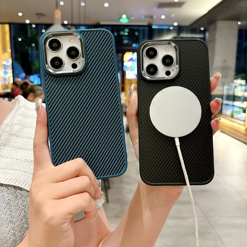 Luksusowe, matowe etui na telefon z włókna węglowego z mocowaniem MagSafe do iPhone'a 16 Pro Max 14 11 12 13 15 Pro Max, z bumperem.