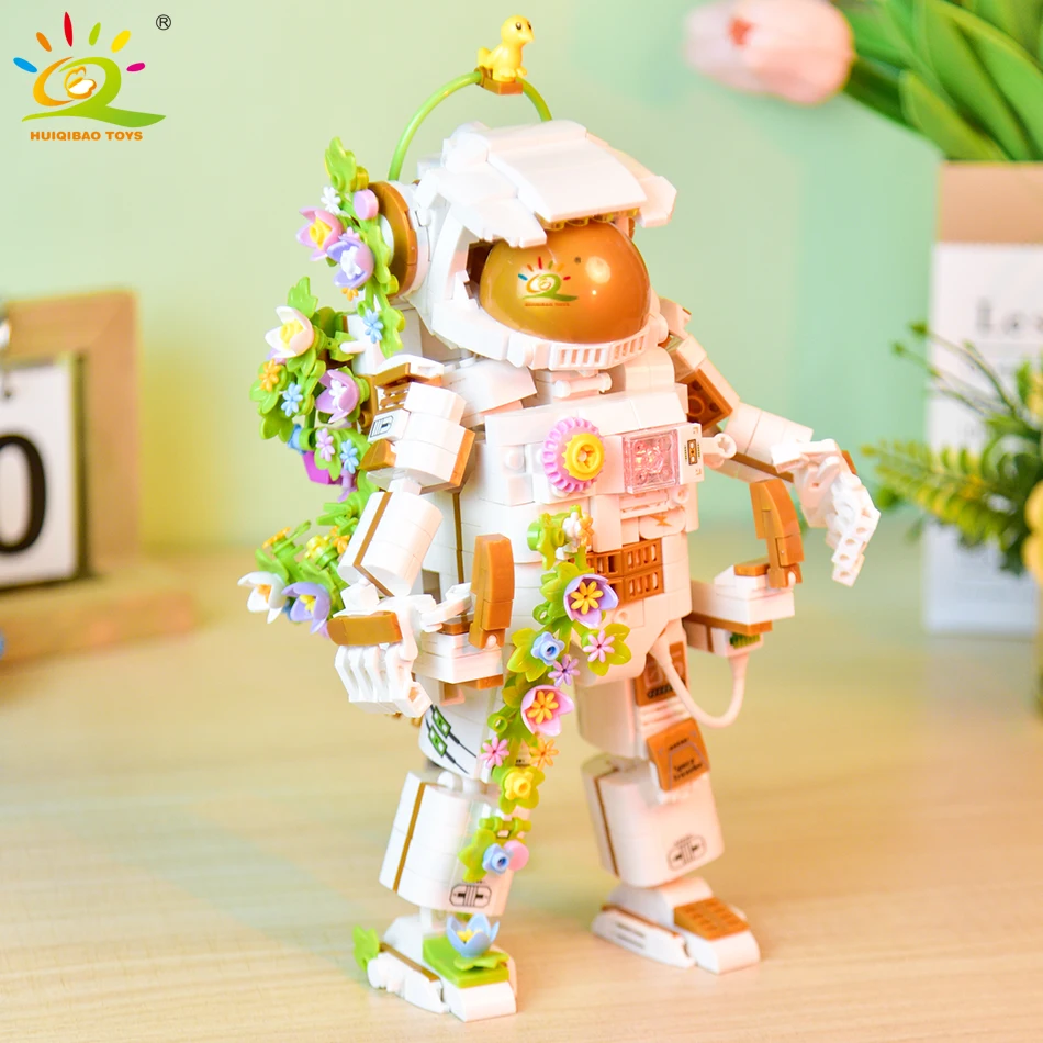 HUIQIBAO 1144PCS Space Astronaut Figures with Flower Building Block Model MOC Aerospace Man Ornament Bricks Toy For Children