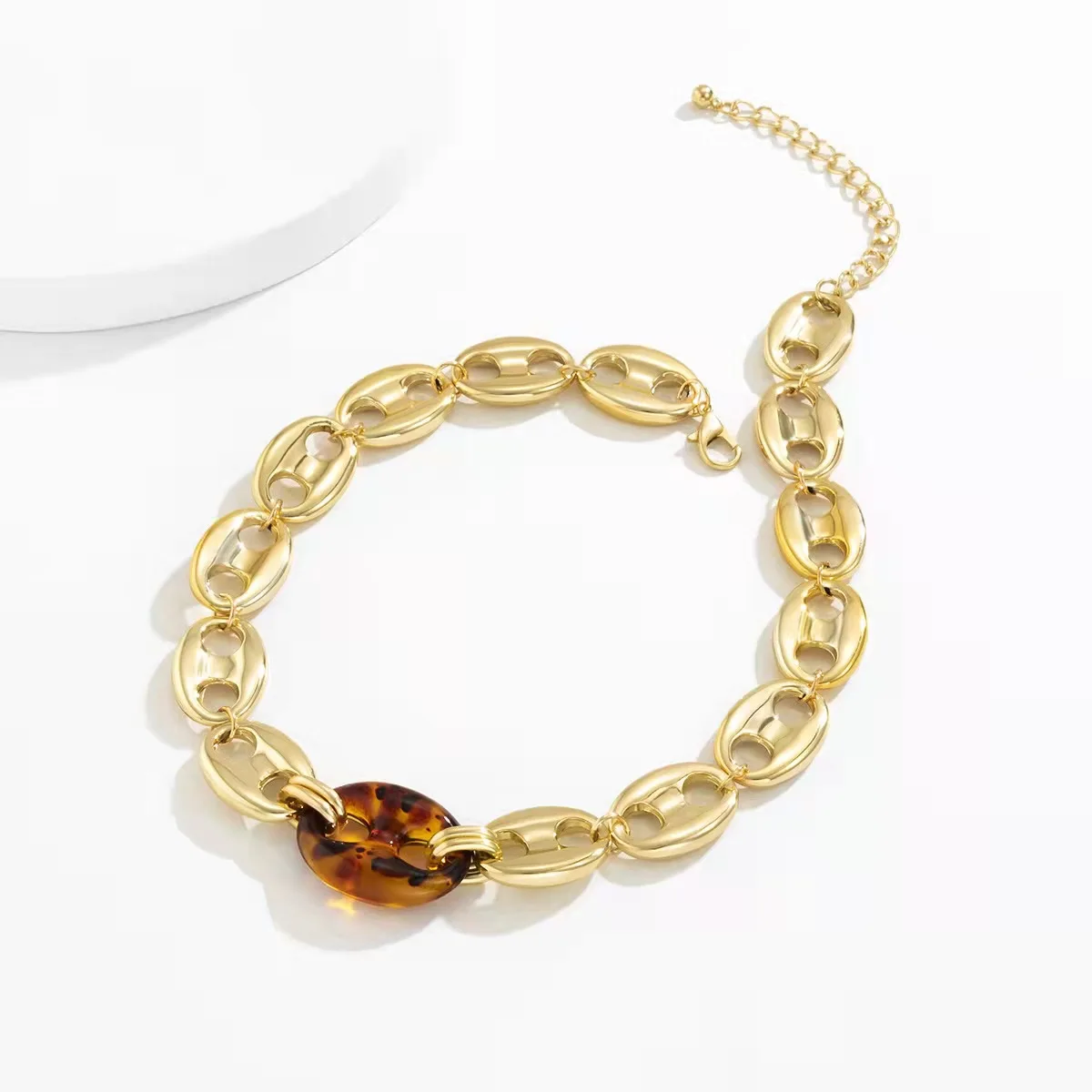 2026 Hip Hop Trendy Clavicle Necklace for Women Egirl Simple Pig Nose Buckle Chain Golden Coffee Beans Necklace  Ins Party Gifts