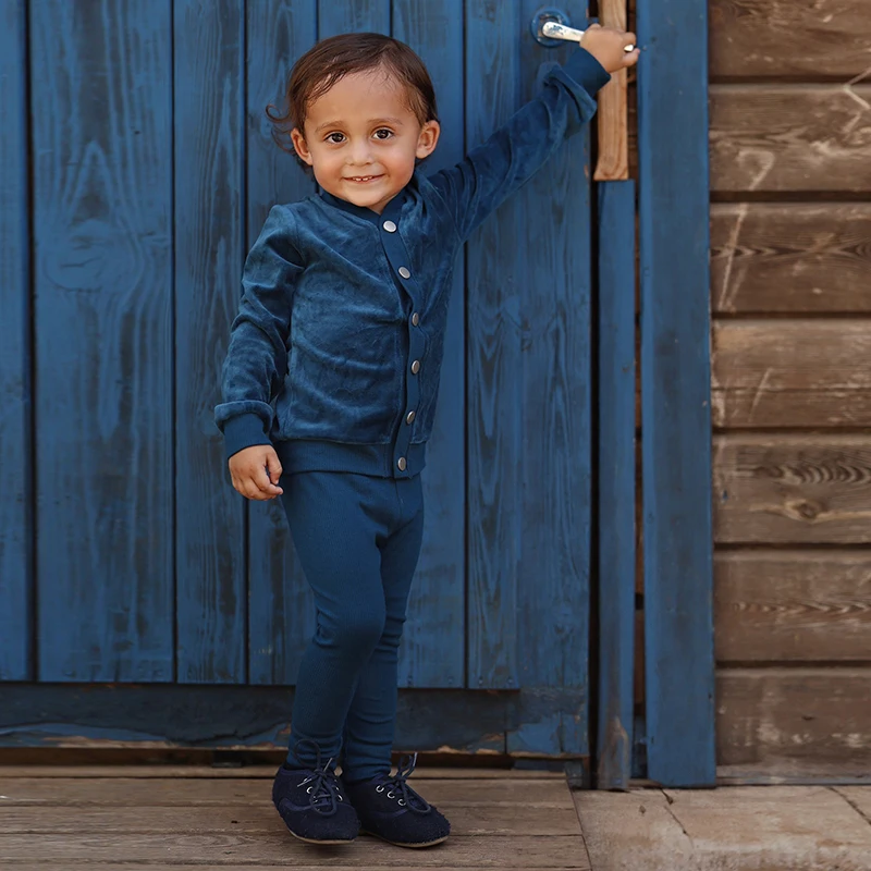 AA-AW26 Regal Slate Navy Lounge-Set – passendes Familien-Set für Kinderkleidung, Baby-Jungen-Oberteil und Leggings – Detail 13