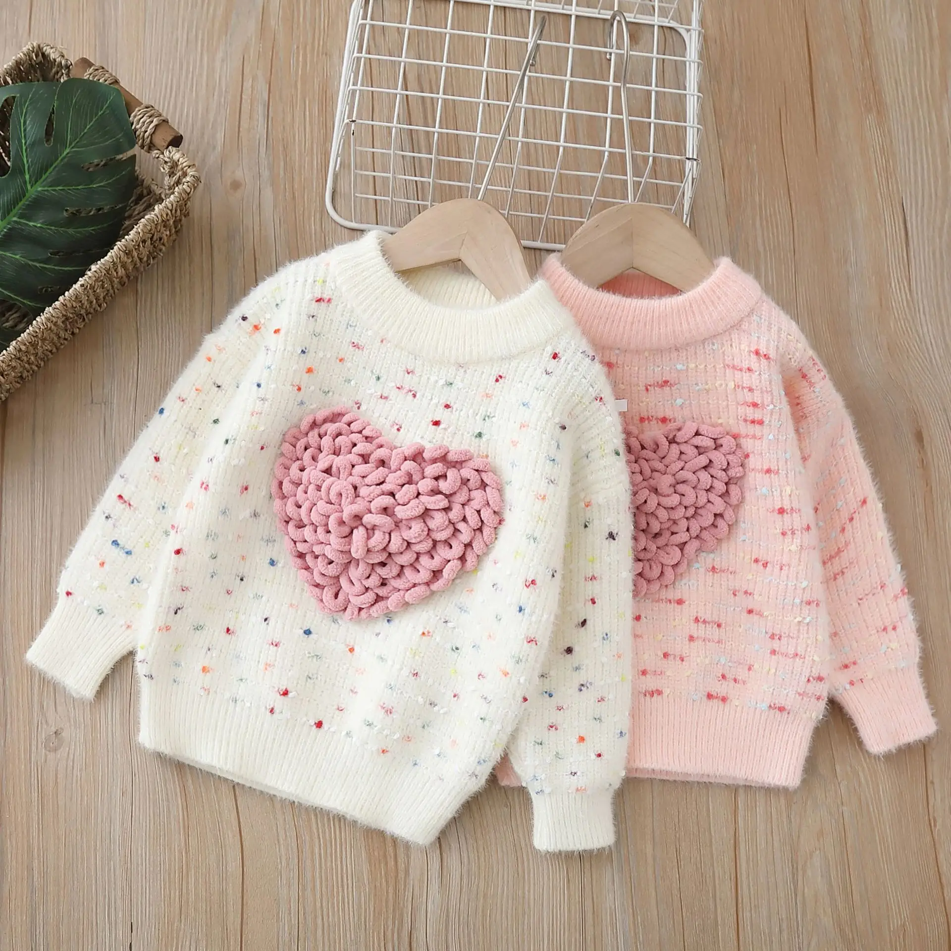 Autumn Winter New Girls Sweater Heart-shaped Print Long Sleeved Knitted Top For 2 3  4 5 6 Years Warm Woolen Sweater