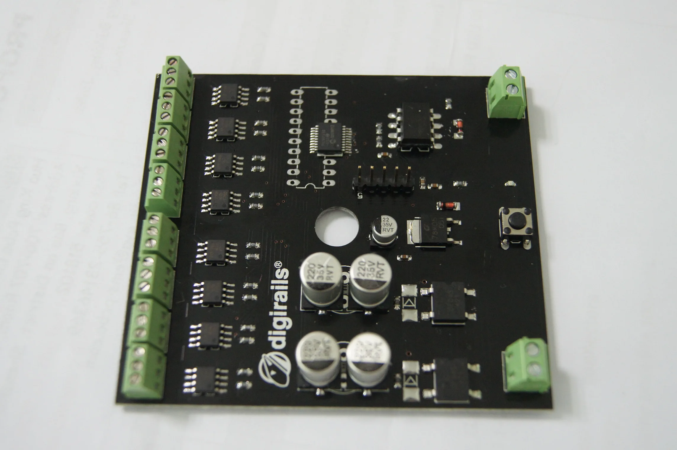 Digikeijs DR4018 وحدة فك ترميز التبديل ذات 16 قناة